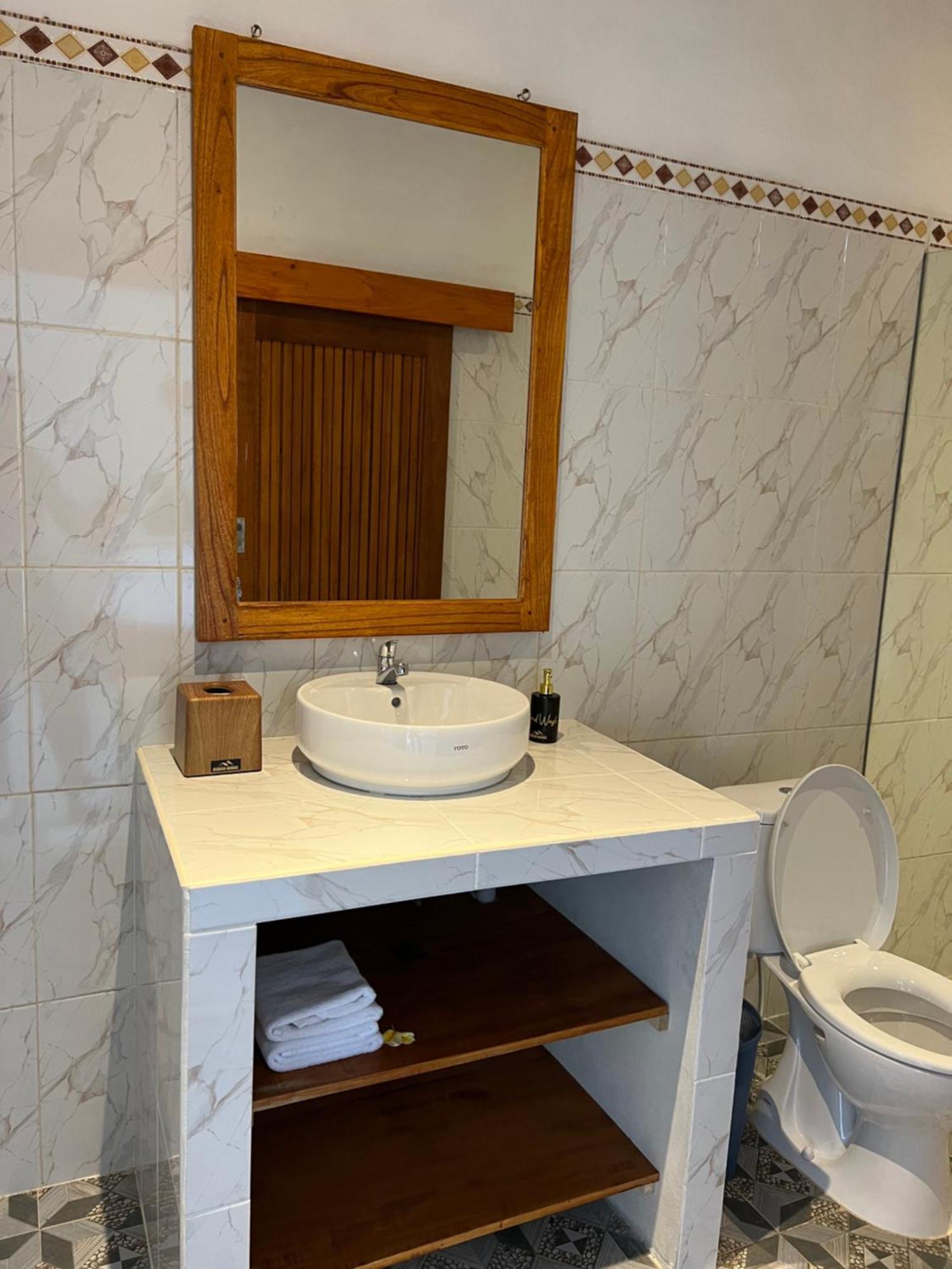 Selat Bisbis House Iseh Village מראה חיצוני תמונה