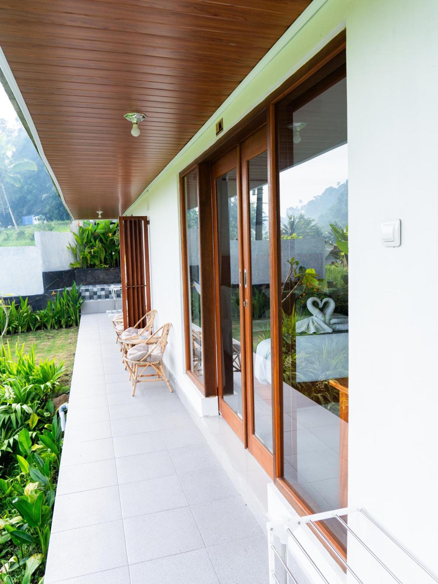 Selat Bisbis House Iseh Village מראה חיצוני תמונה